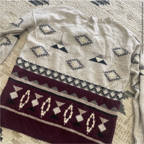 American Eagle Beige & Maroon Aztec Sweater Women size Medium - Picture 2 of 6